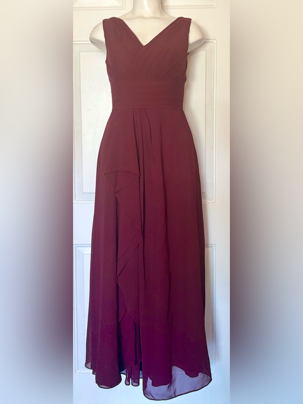 Azazie Julianna V-neck A-line Maxi gown Cabernet Women’s size A6